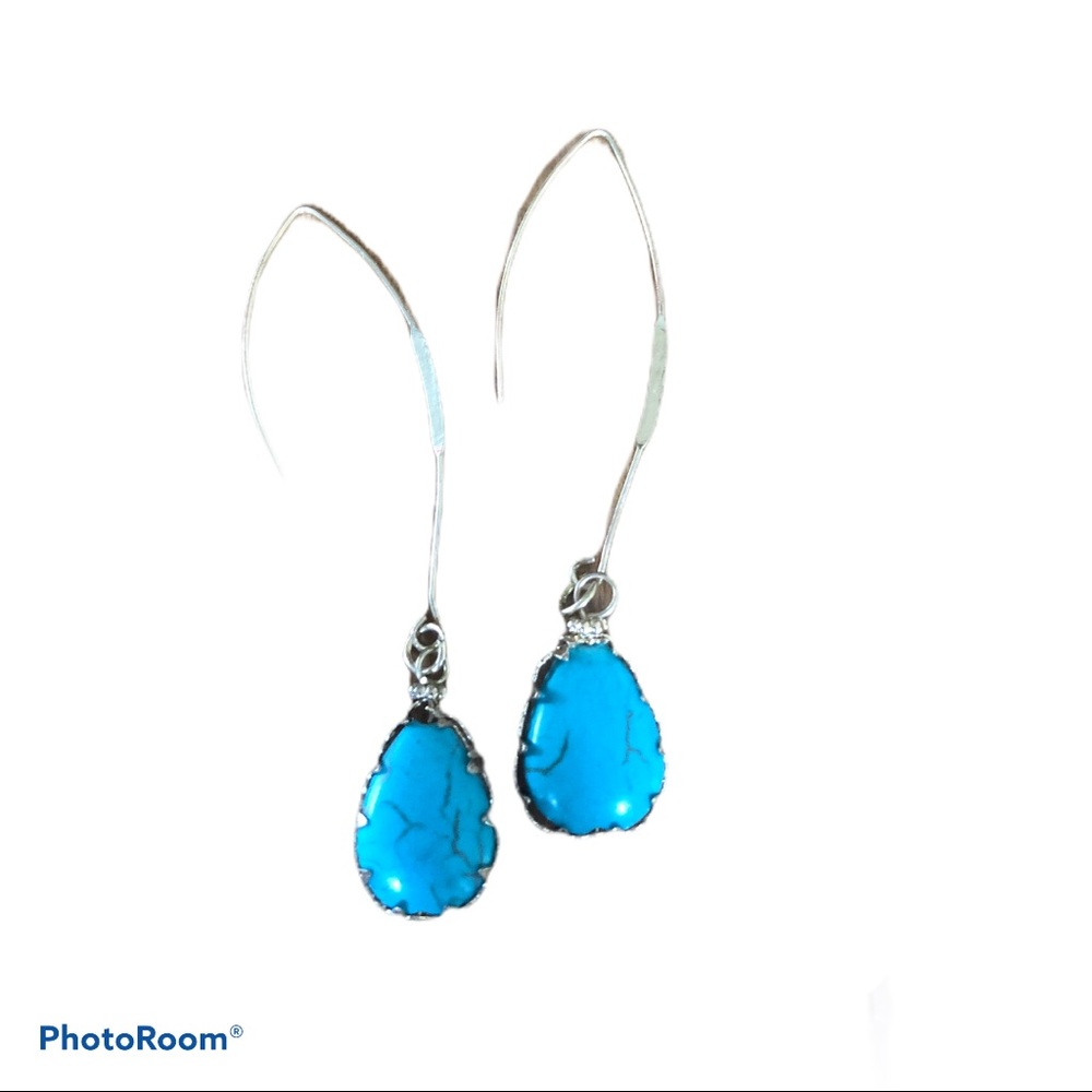 3/$10 Gold teardrop dangly Earring Set NWOT